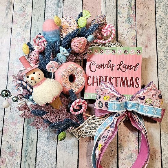 Candyland Christmas wreath 5 - Picture 4 of 12